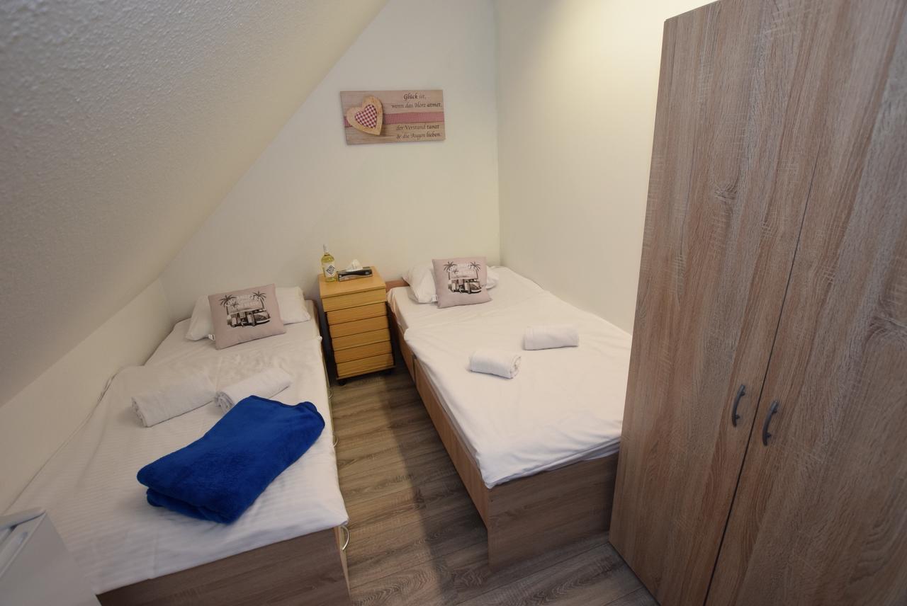 Monteurzimmer Kirchheim-Teck Kirchheim unter Teck Esterno foto