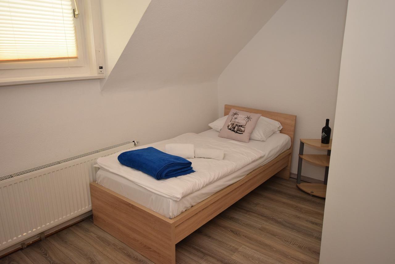 Monteurzimmer Kirchheim-Teck Kirchheim unter Teck Esterno foto