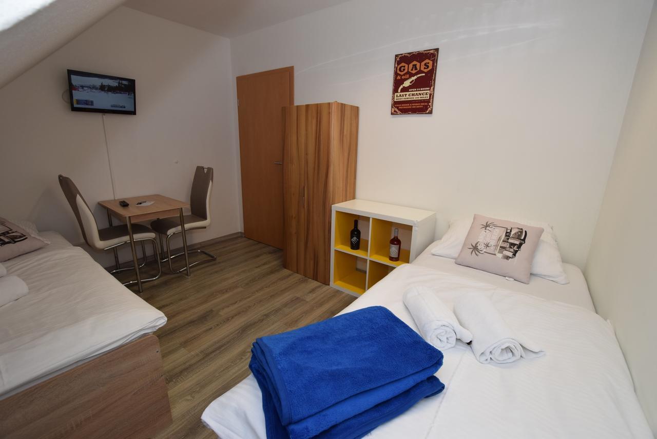 Monteurzimmer Kirchheim-Teck Kirchheim unter Teck Esterno foto